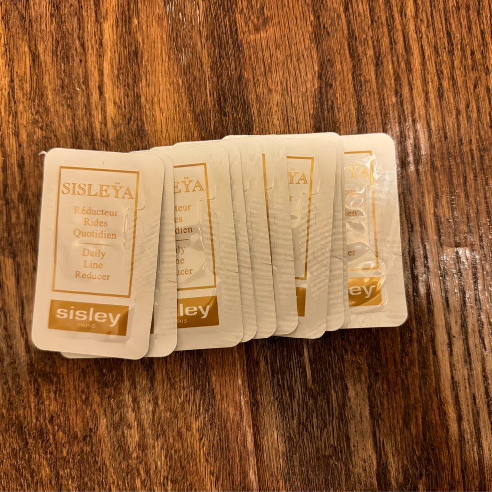 Sisleya Daily line reducer Sample packs